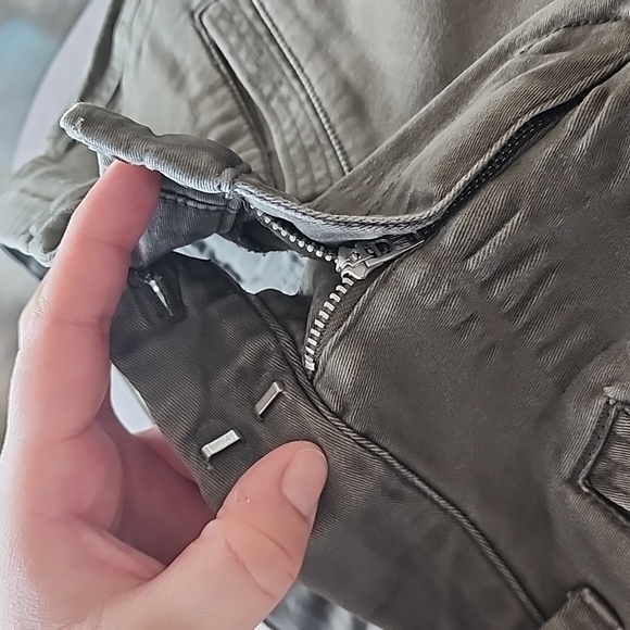 Women's Gap camo/moss green business casual legging. - Picture 7 of 14